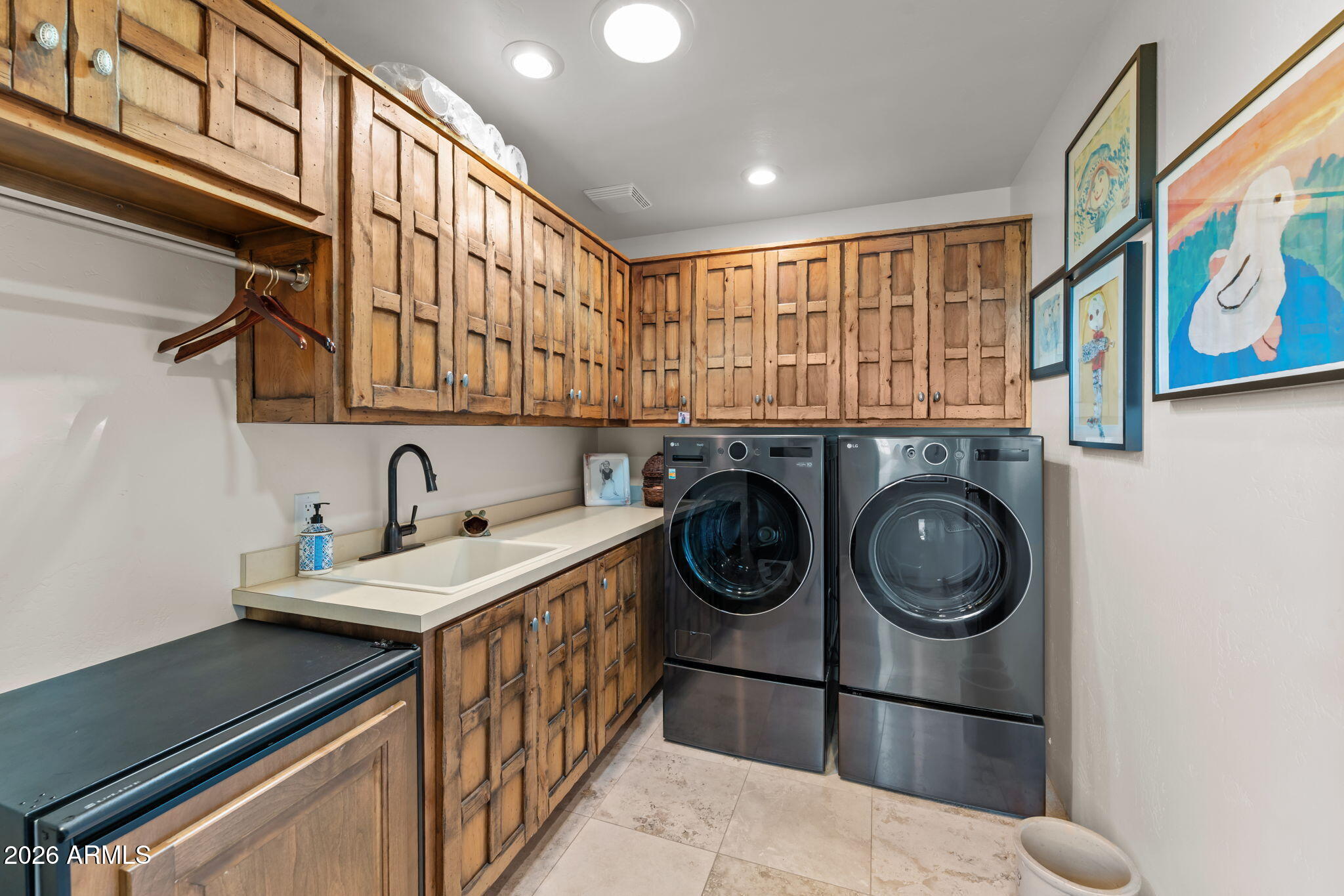 2110 W MIDDLE MESA Road