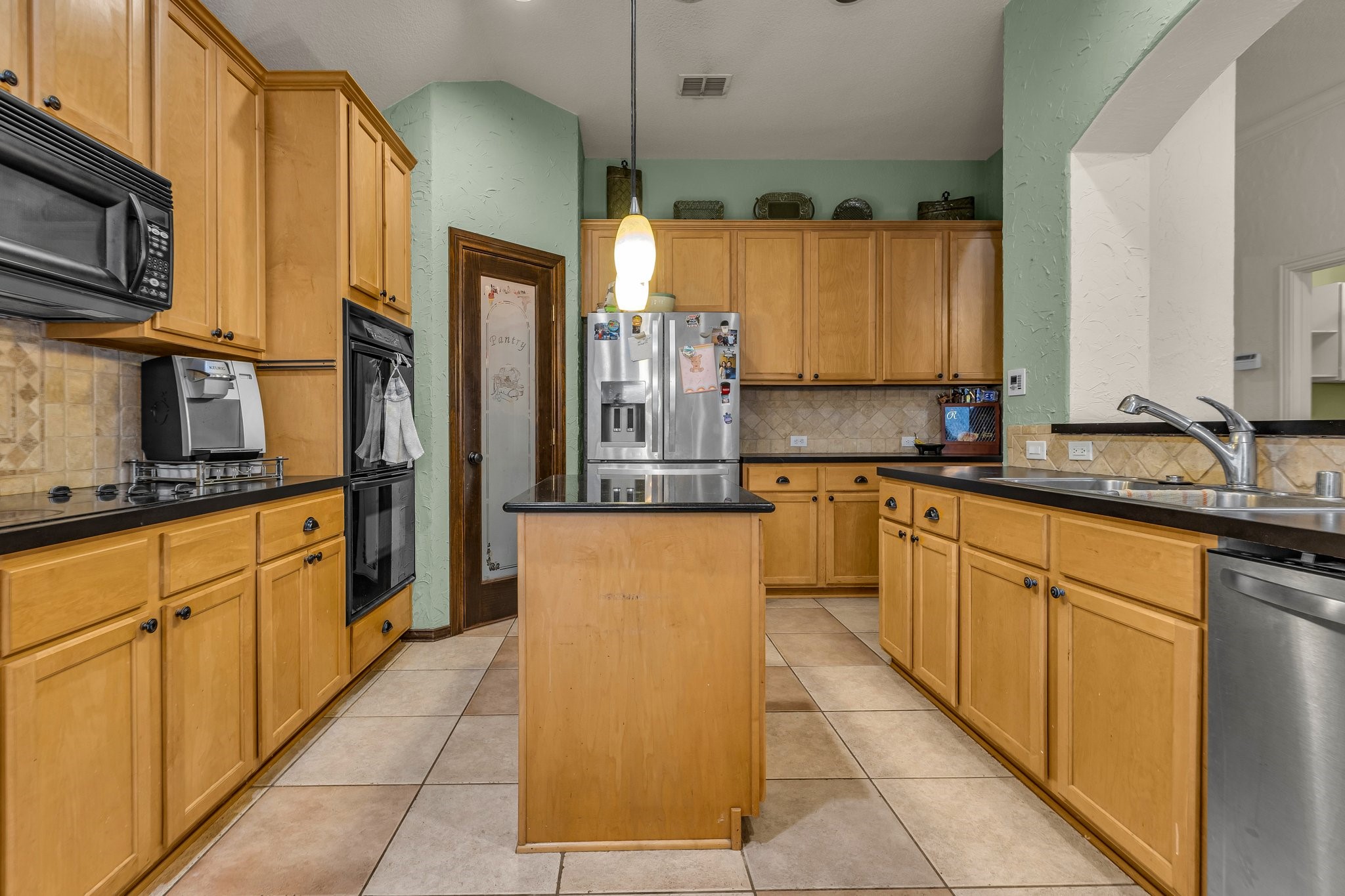 4006 Travis Boulevard