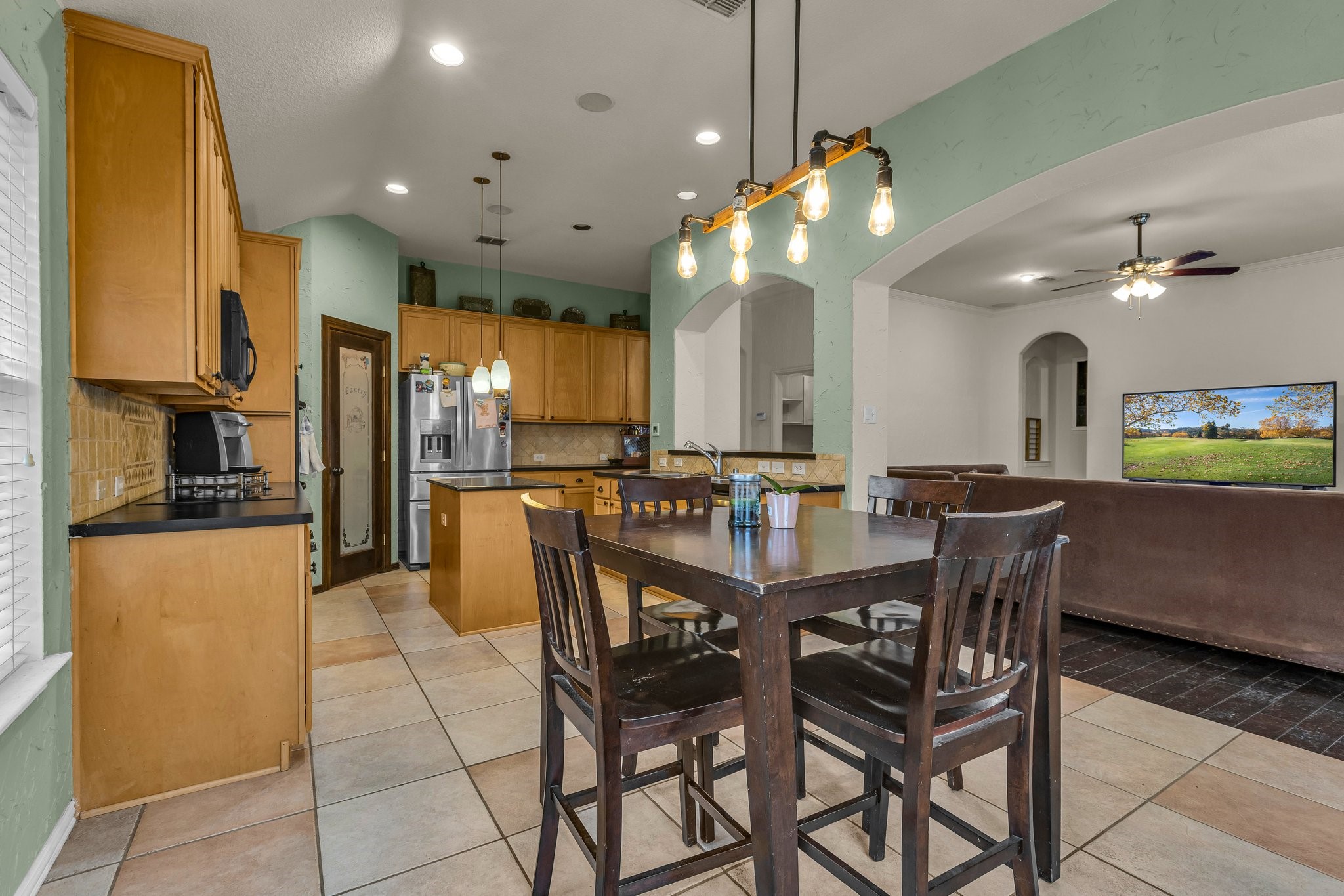 4006 Travis Boulevard