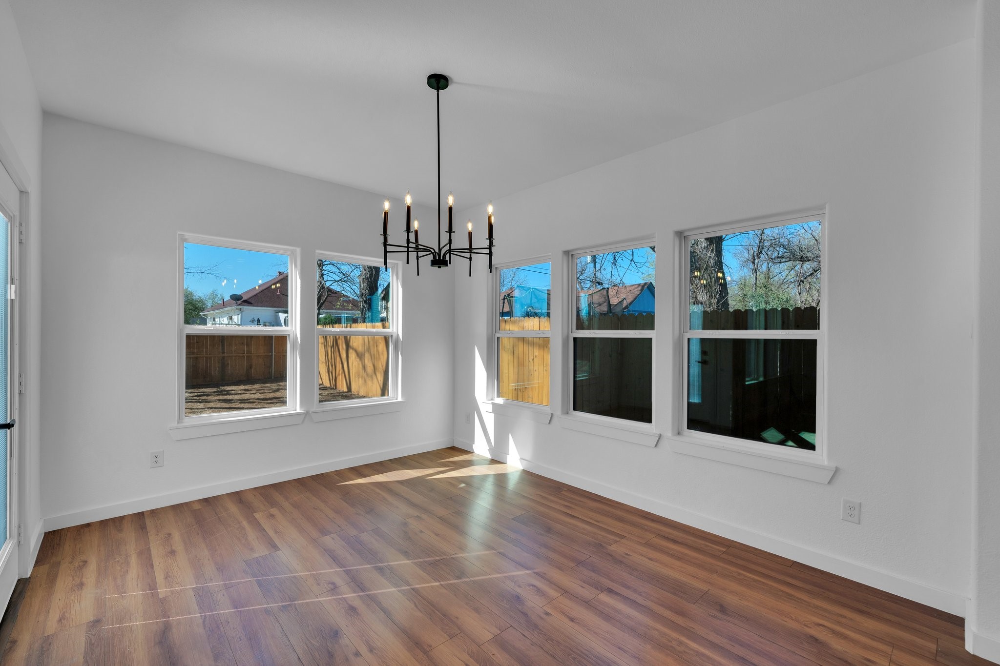 1344 E Jefferson Avenue