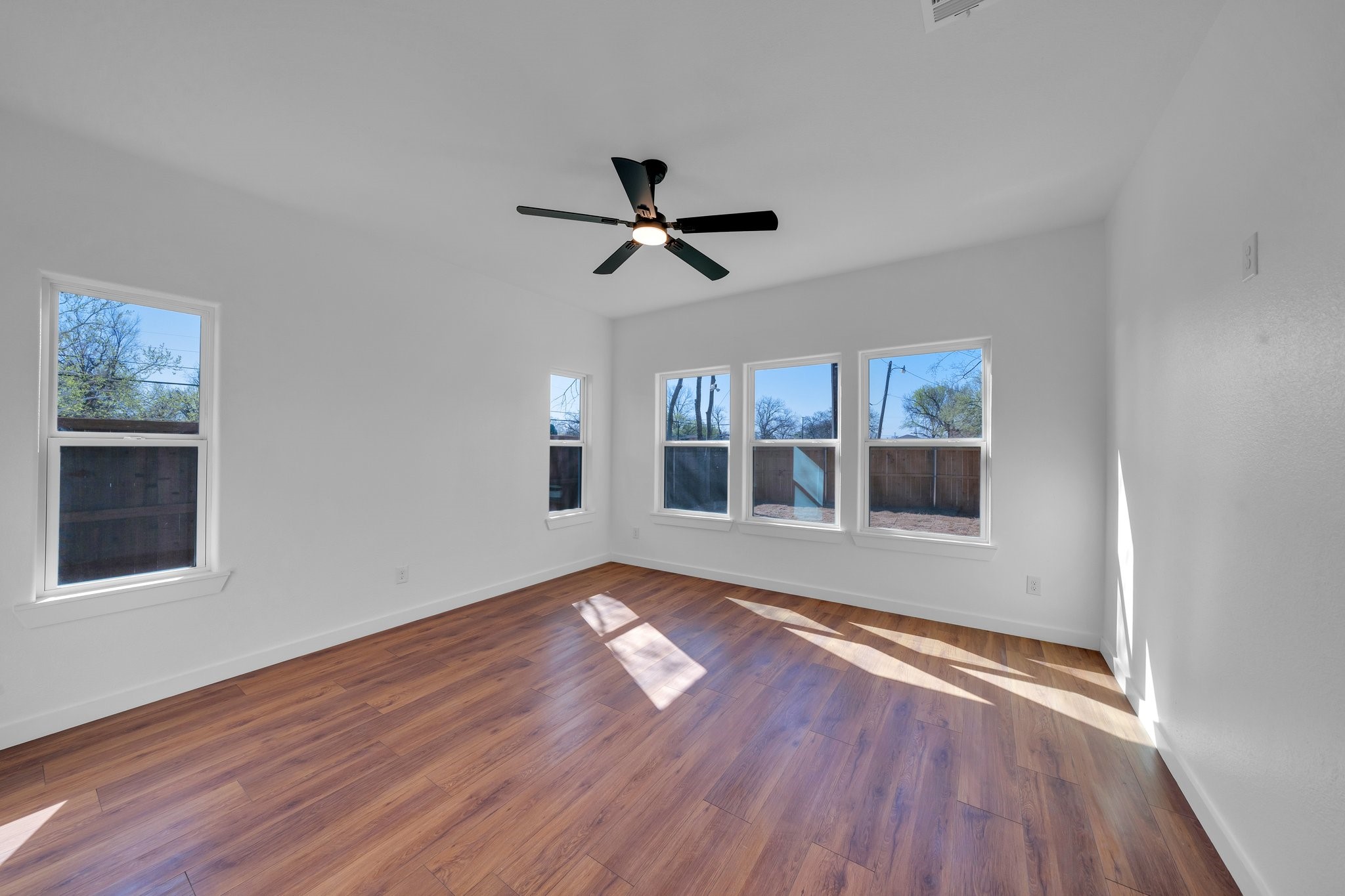 1344 E Jefferson Avenue