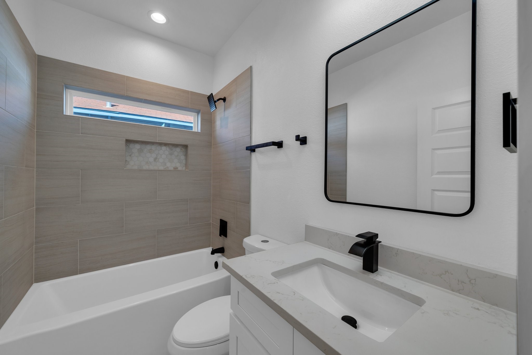 1344 E Jefferson Avenue