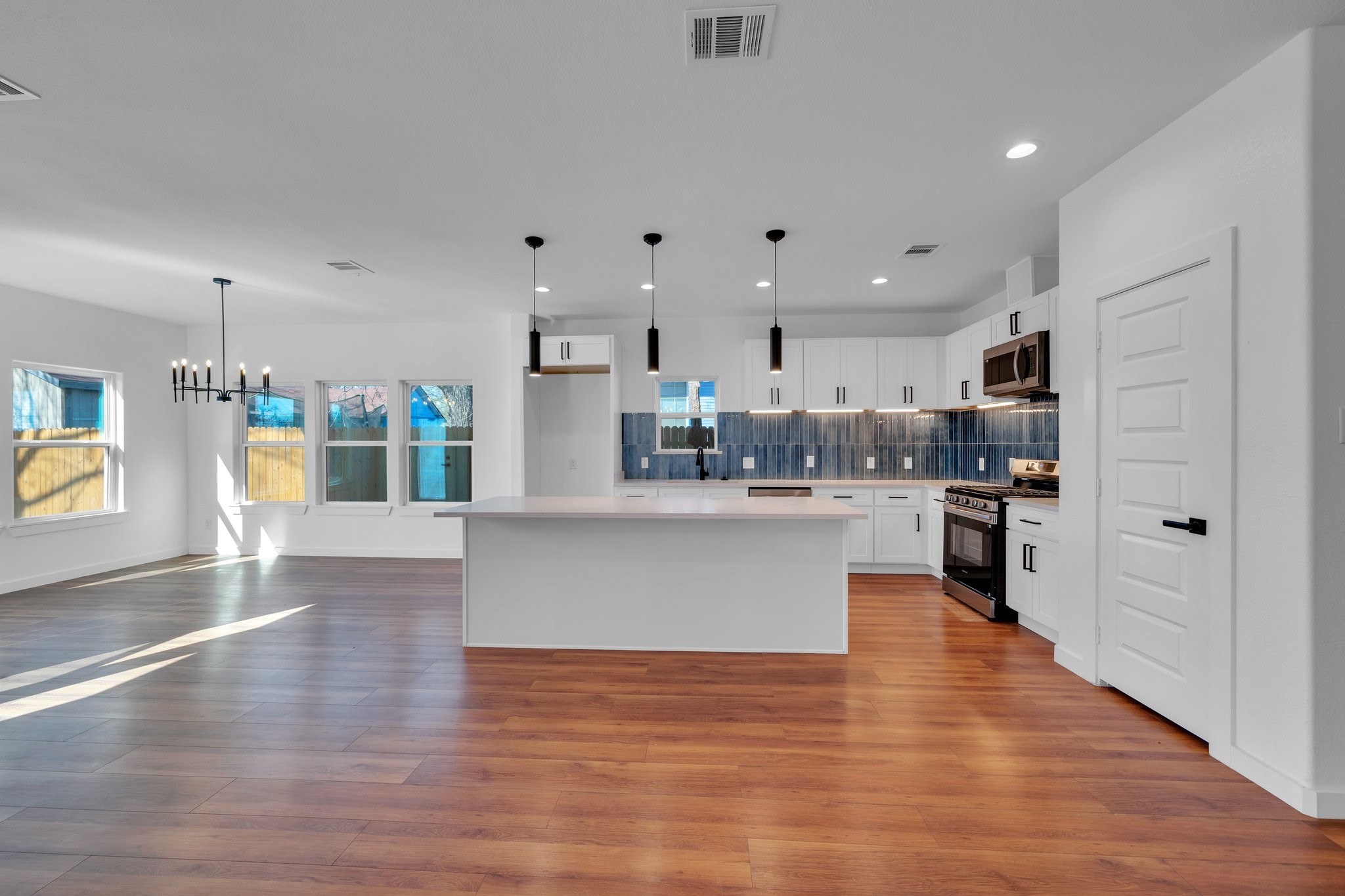 1344 E Jefferson Avenue