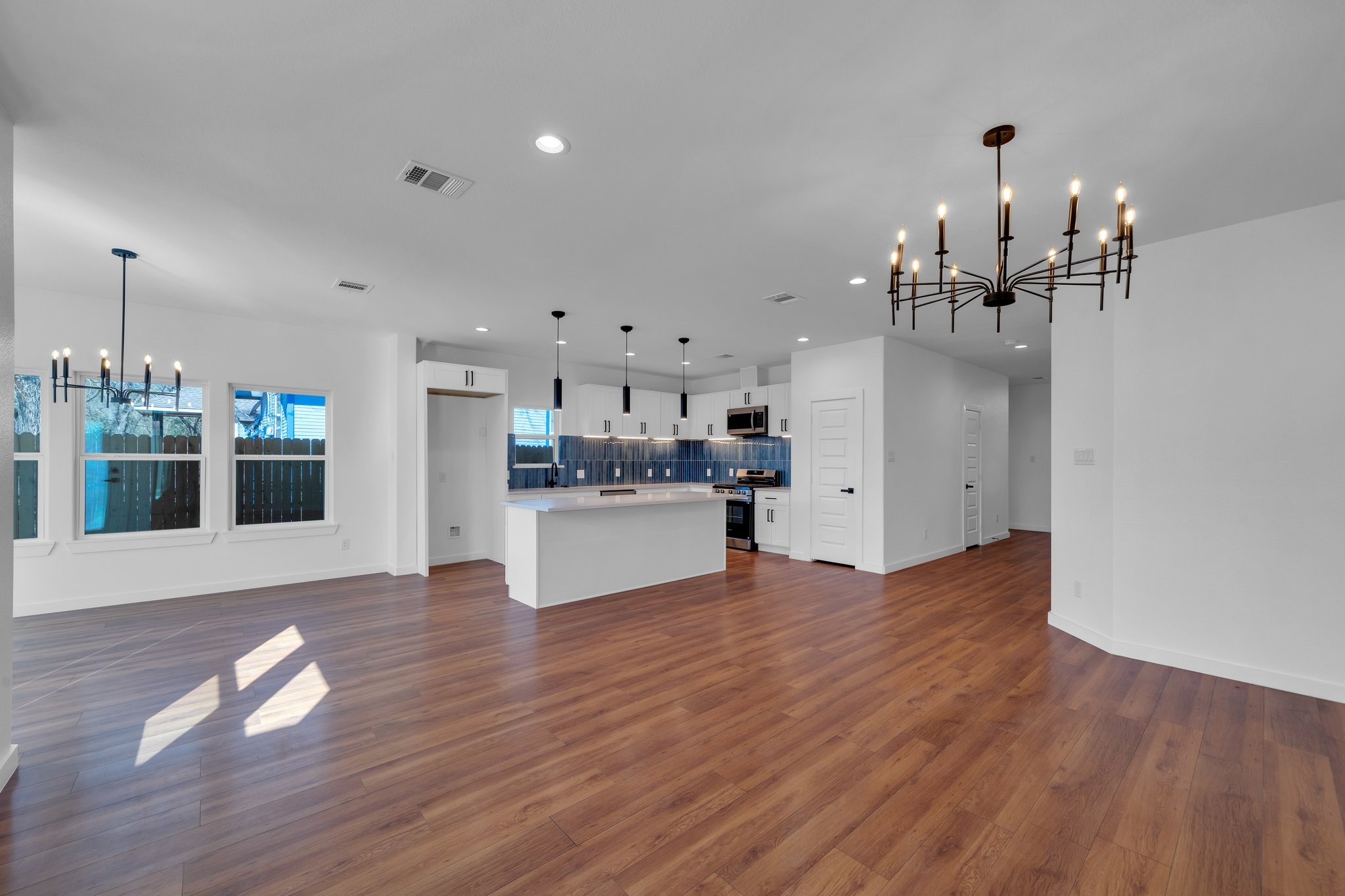 1344 E Jefferson Avenue