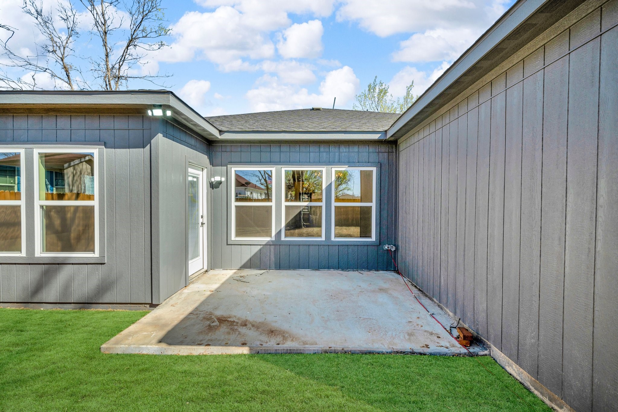 1344 E Jefferson Avenue