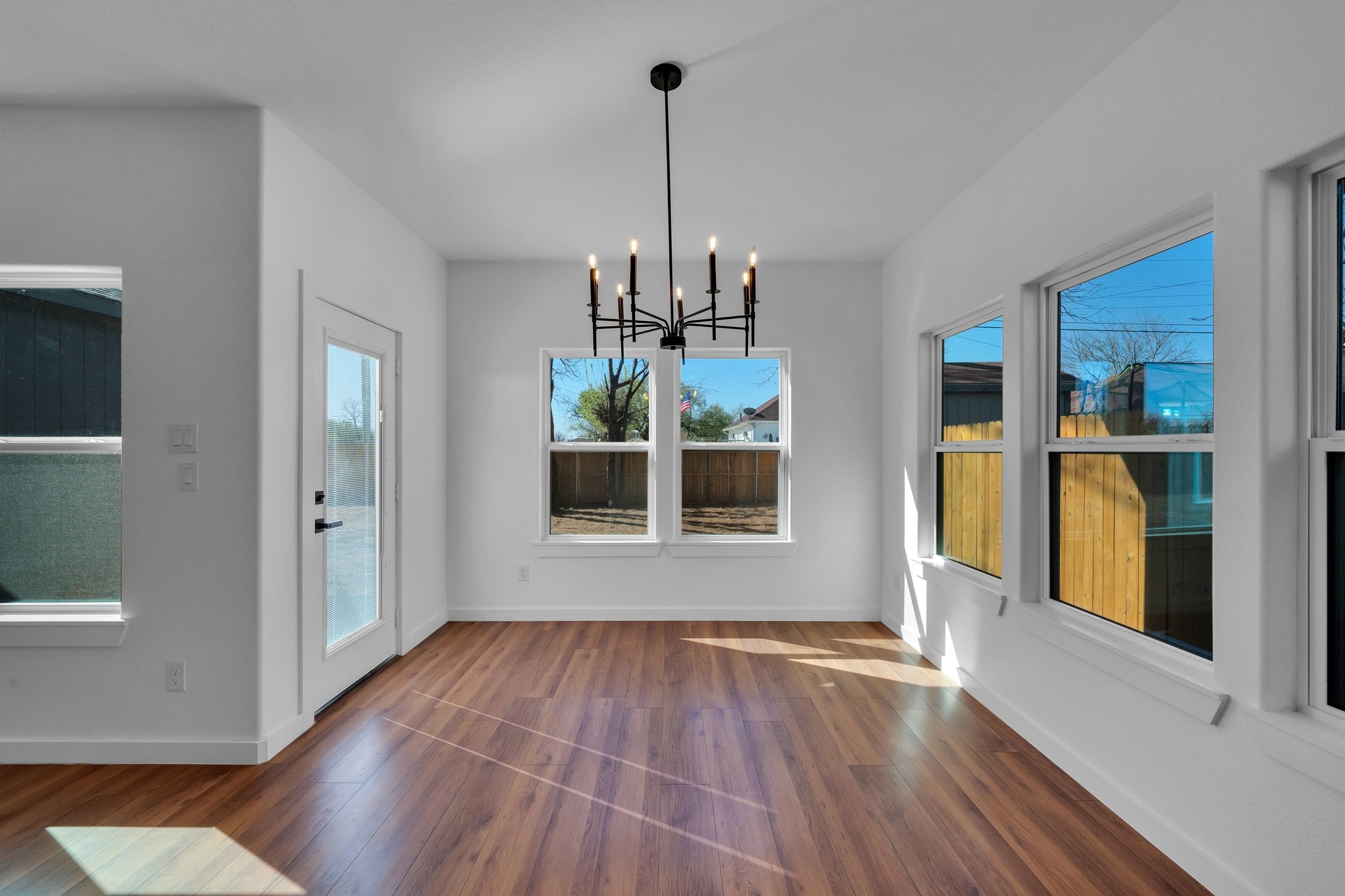 1344 E Jefferson Avenue