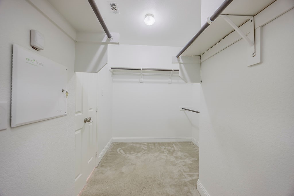 15516 Mayflower Trail