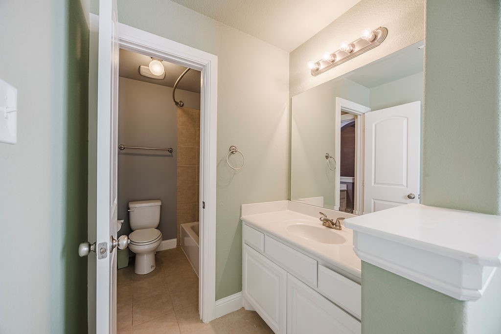 15516 Mayflower Trail