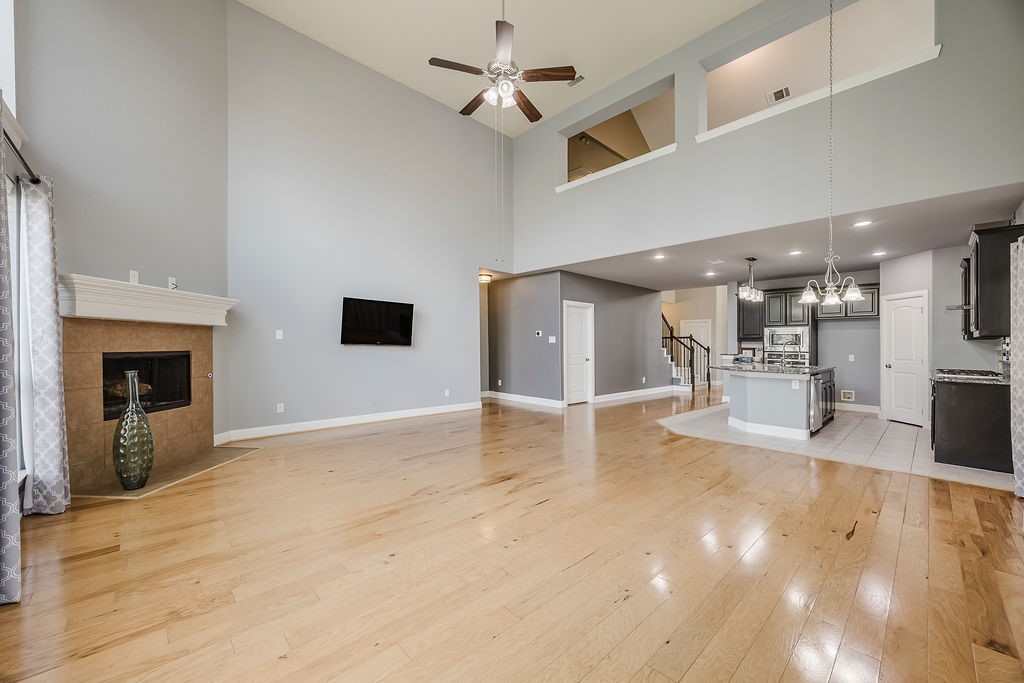 15516 Mayflower Trail