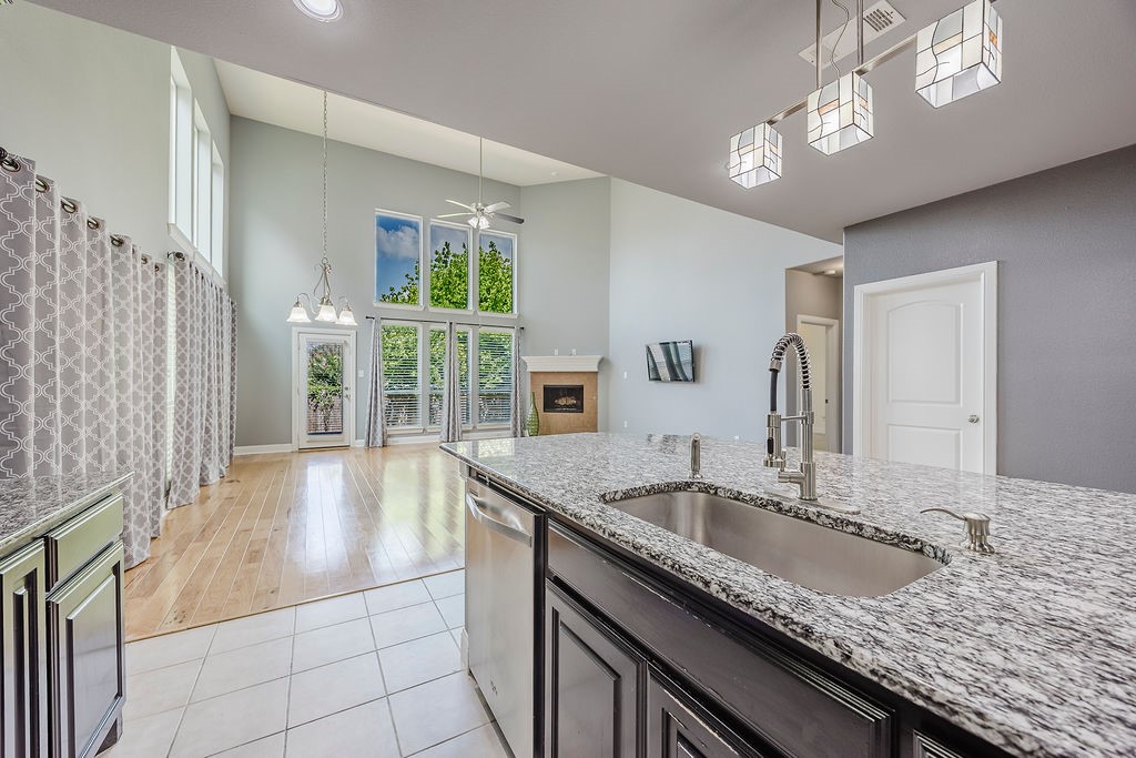 15516 Mayflower Trail