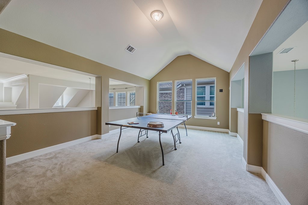 15516 Mayflower Trail