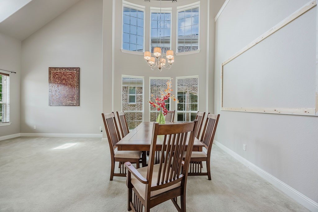 15516 Mayflower Trail