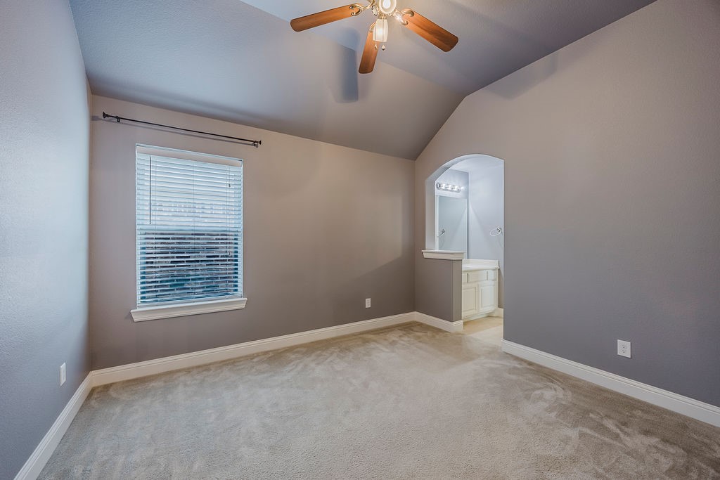 15516 Mayflower Trail