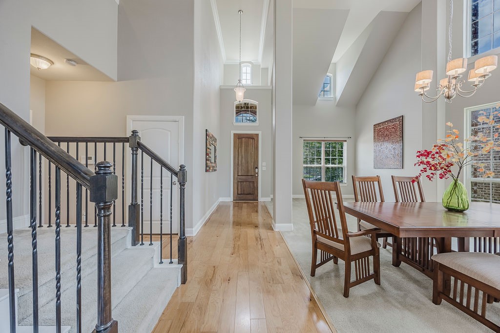 15516 Mayflower Trail