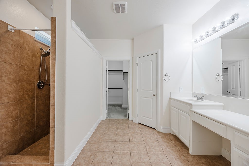 15516 Mayflower Trail