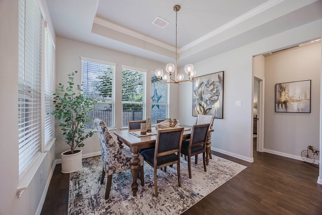 2804 Esplanade Boulevard 2804