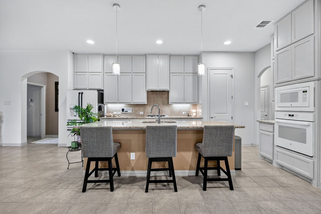 2801 Vista Azul Place 2801