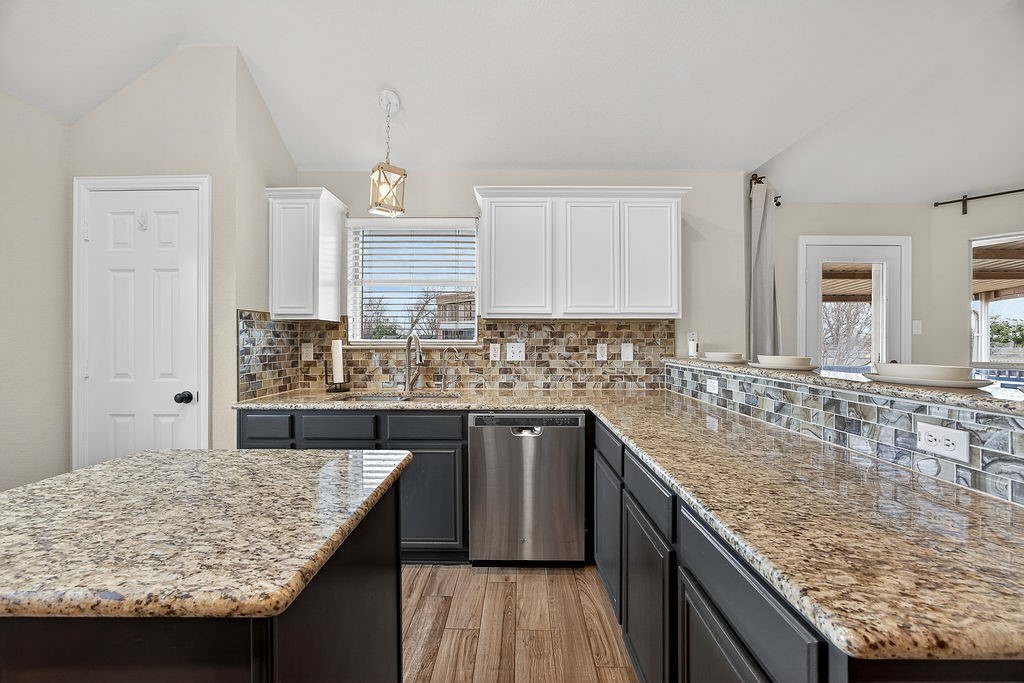 1115 Red River Drive