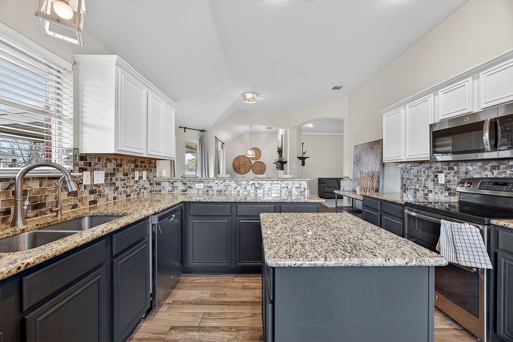 1115 Red River Drive