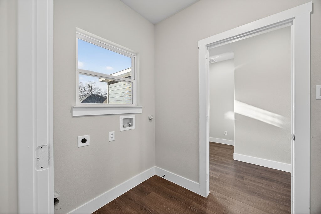 1913 E Myrtle Street