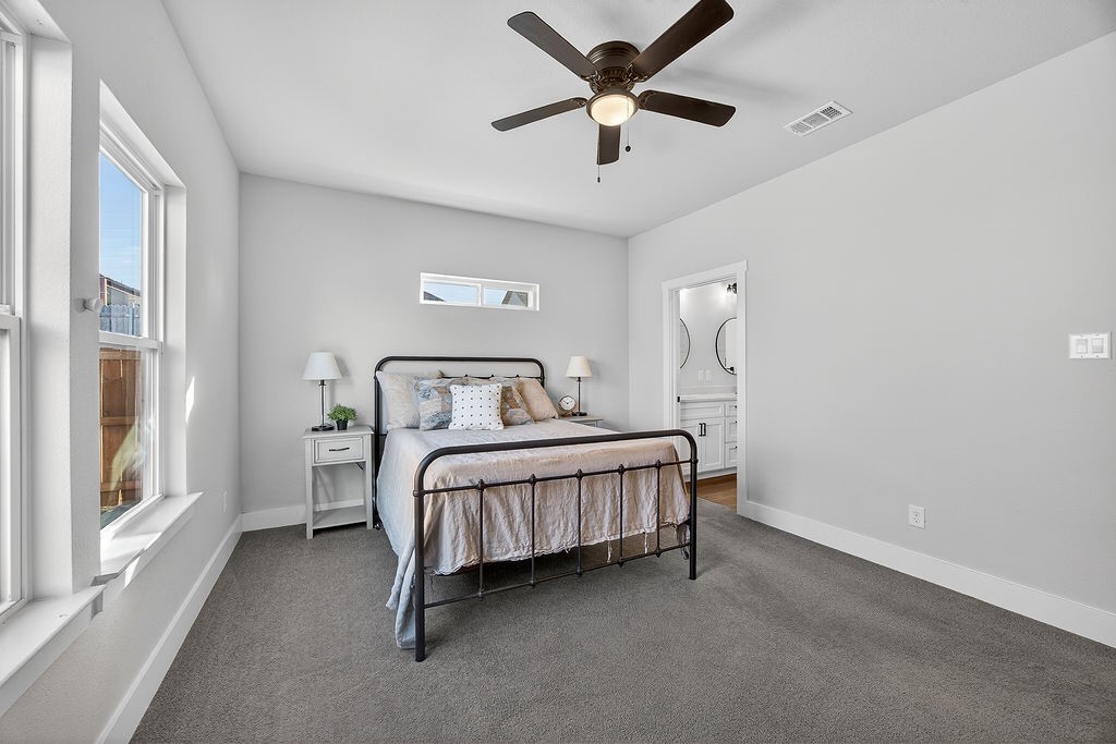 1913 E Myrtle Street