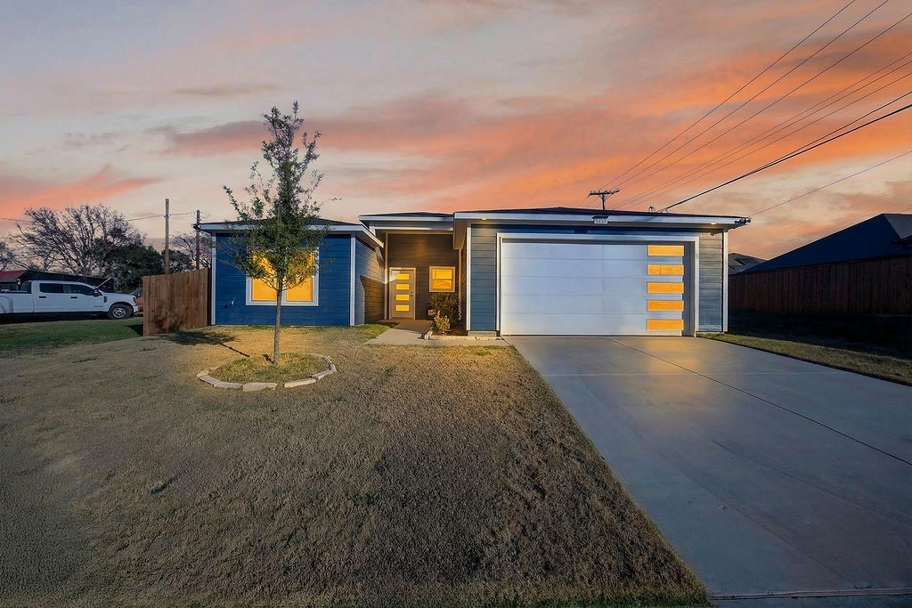 1913 E Myrtle Street