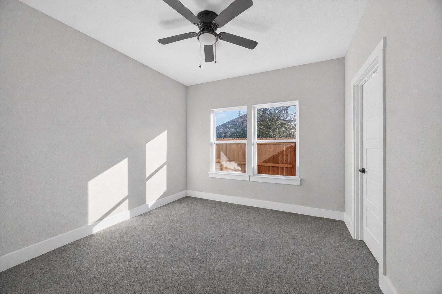 1913 E Myrtle Street