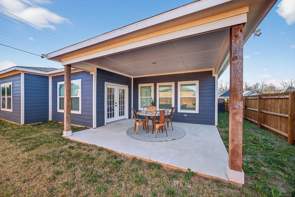 1913 E Myrtle Street