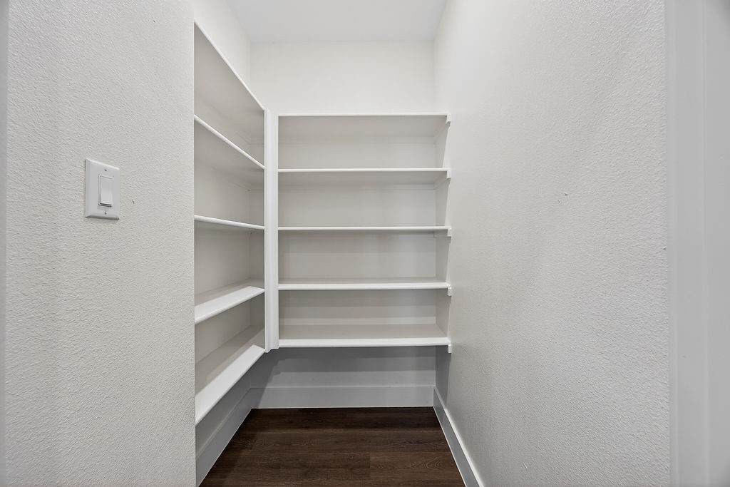 1913 E Myrtle Street