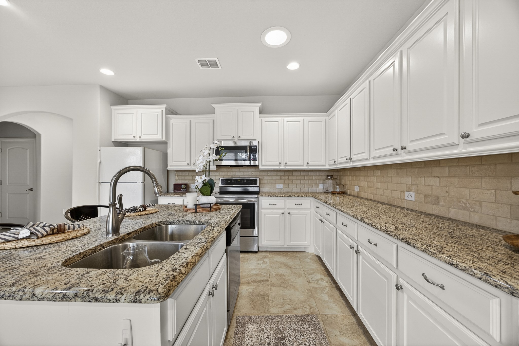 1815 Ladera Way 1815