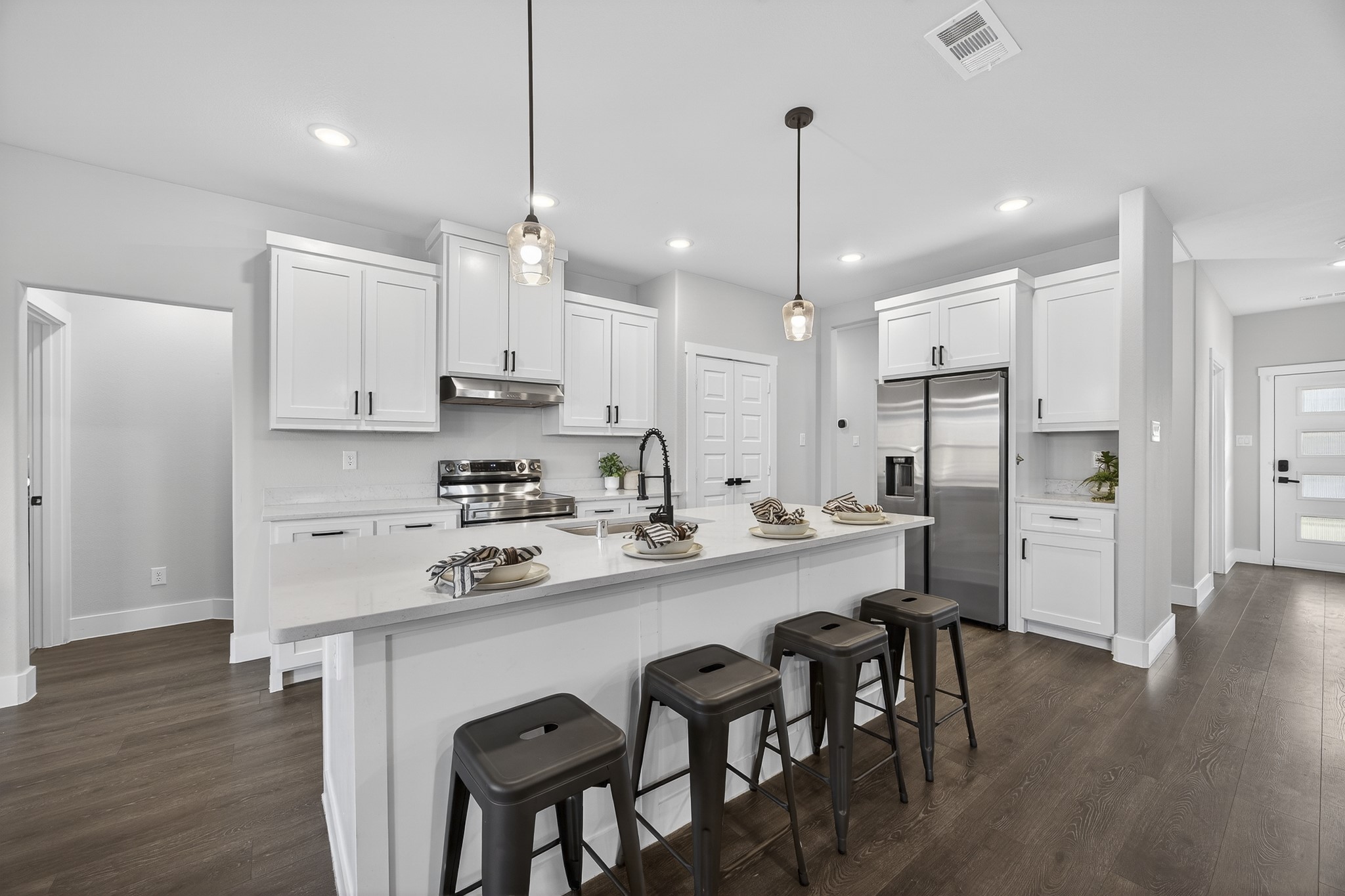 1913 E Myrtle Street