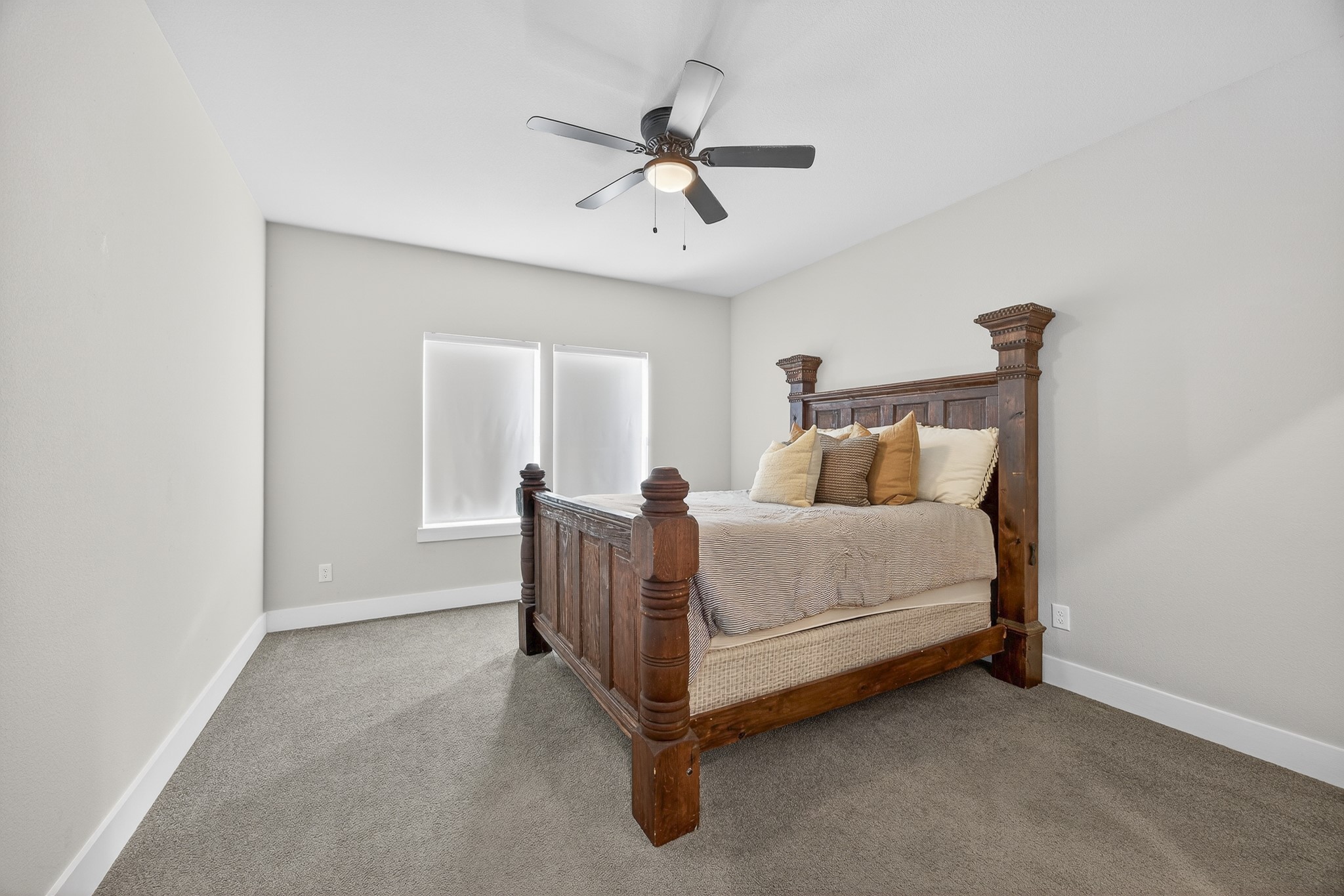 1913 E Myrtle Street