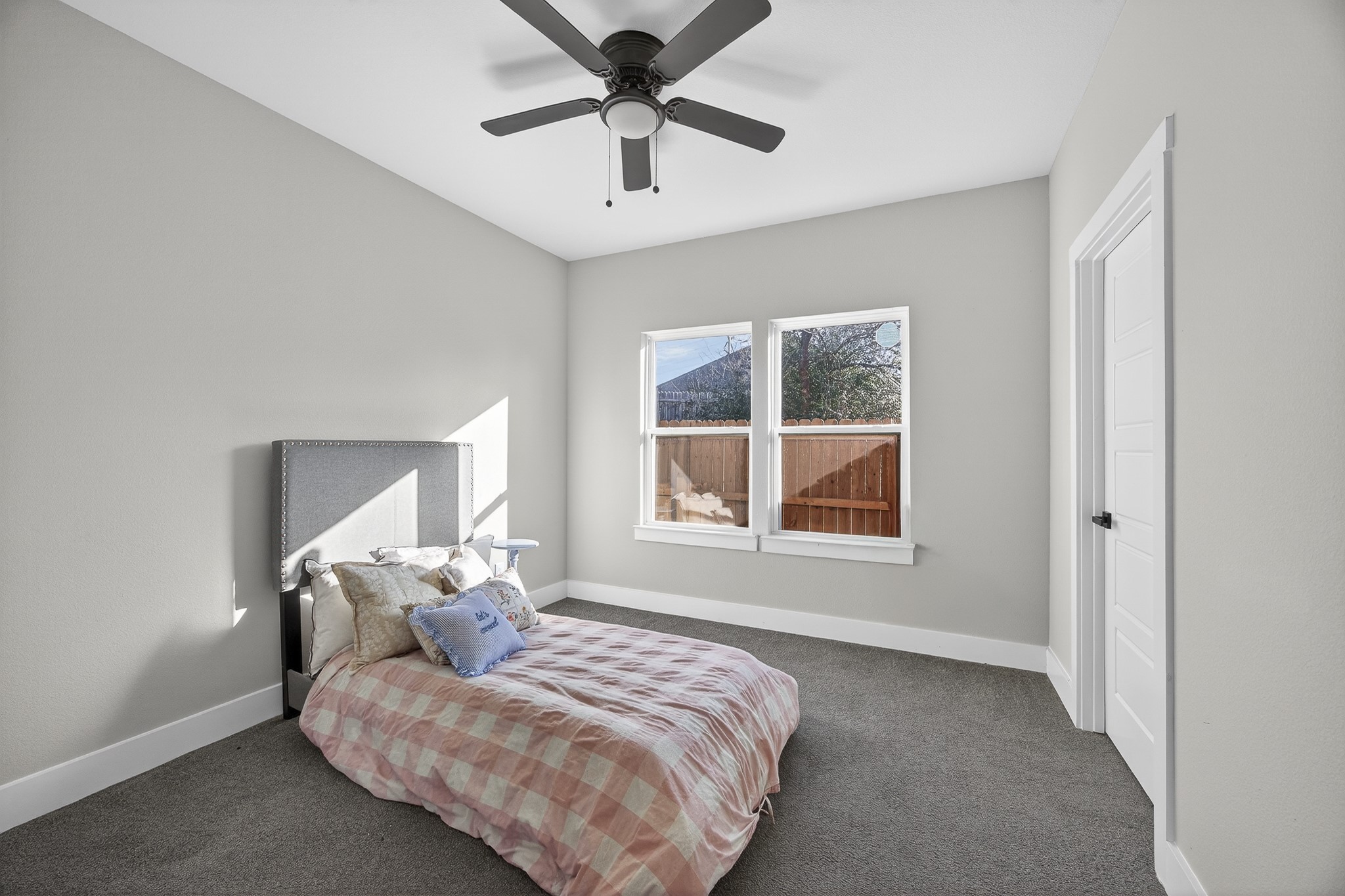 1913 E Myrtle Street