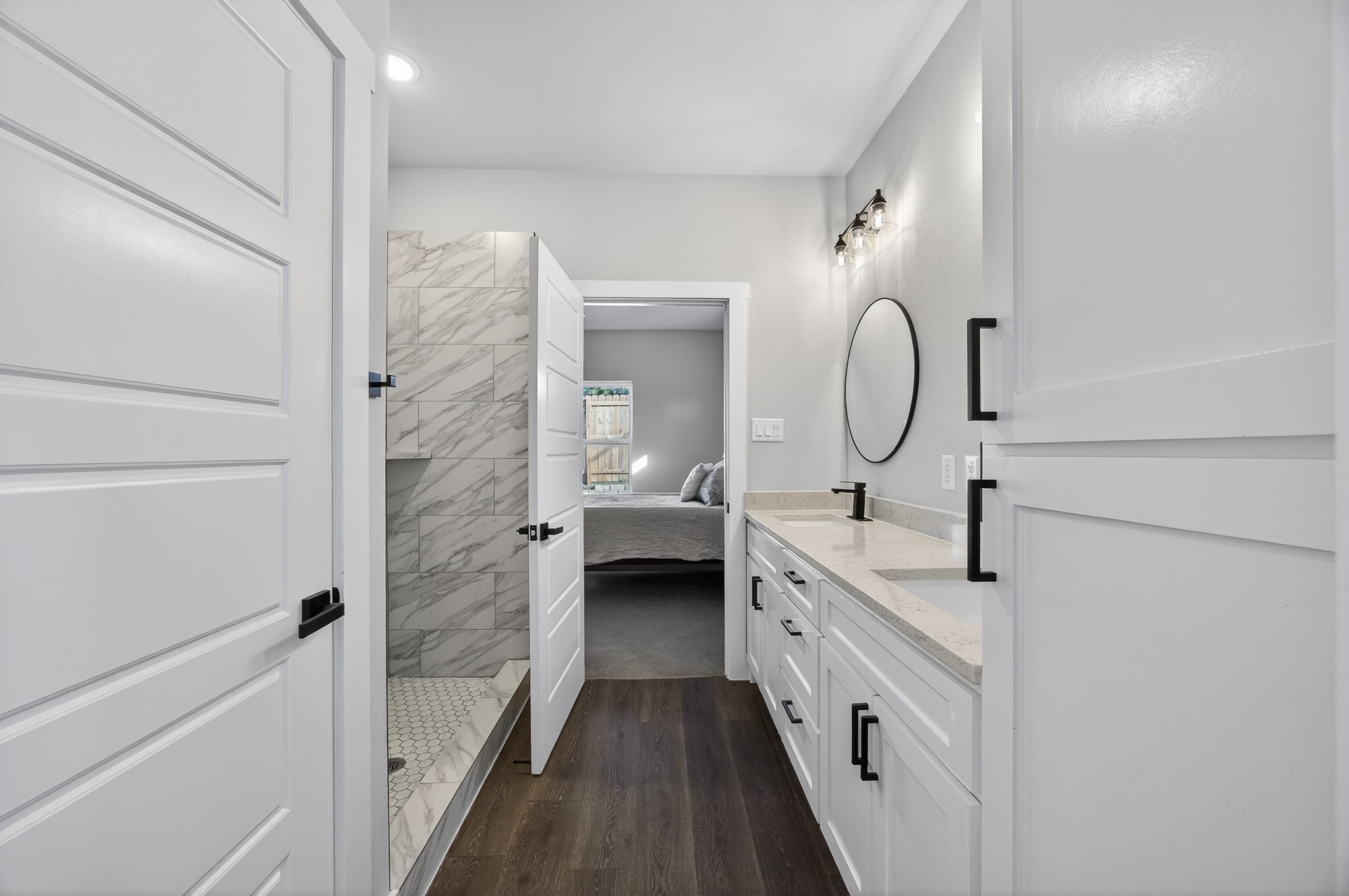 1913 E Myrtle Street