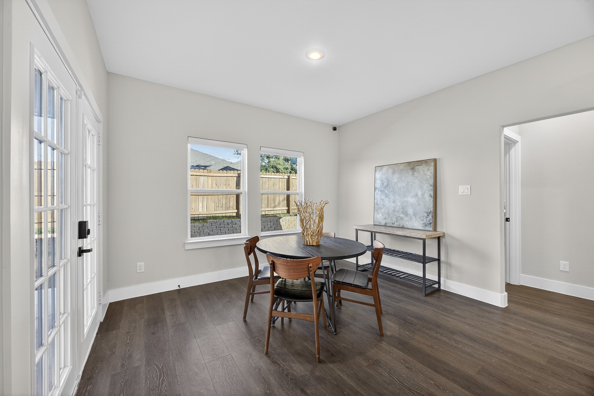 1913 E Myrtle Street