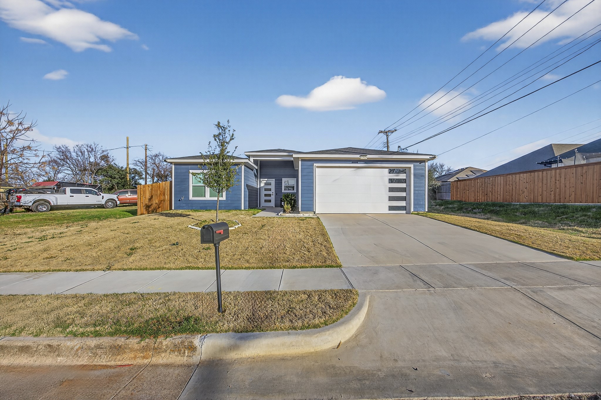 1913 E Myrtle Street