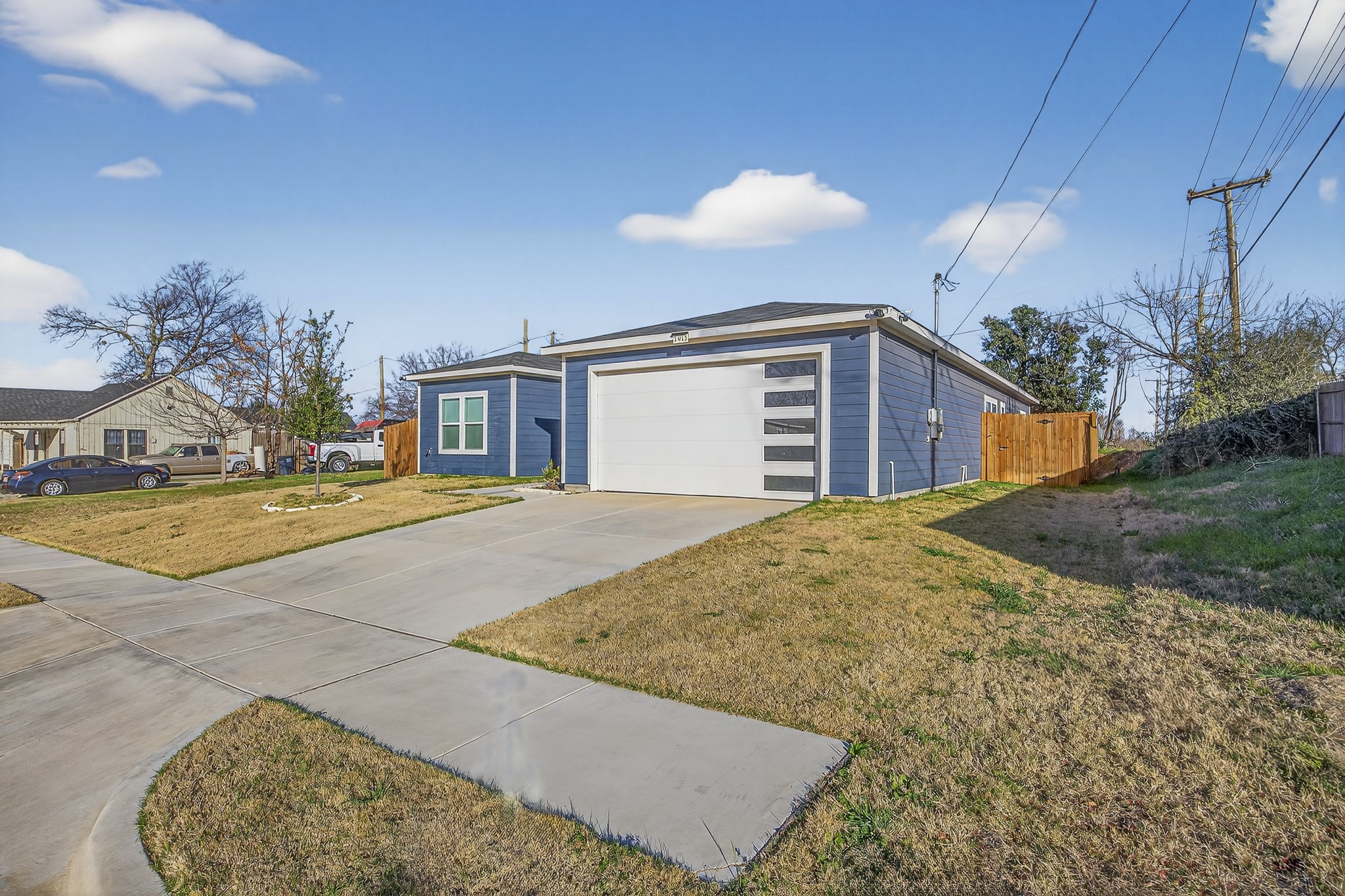 1913 E Myrtle Street