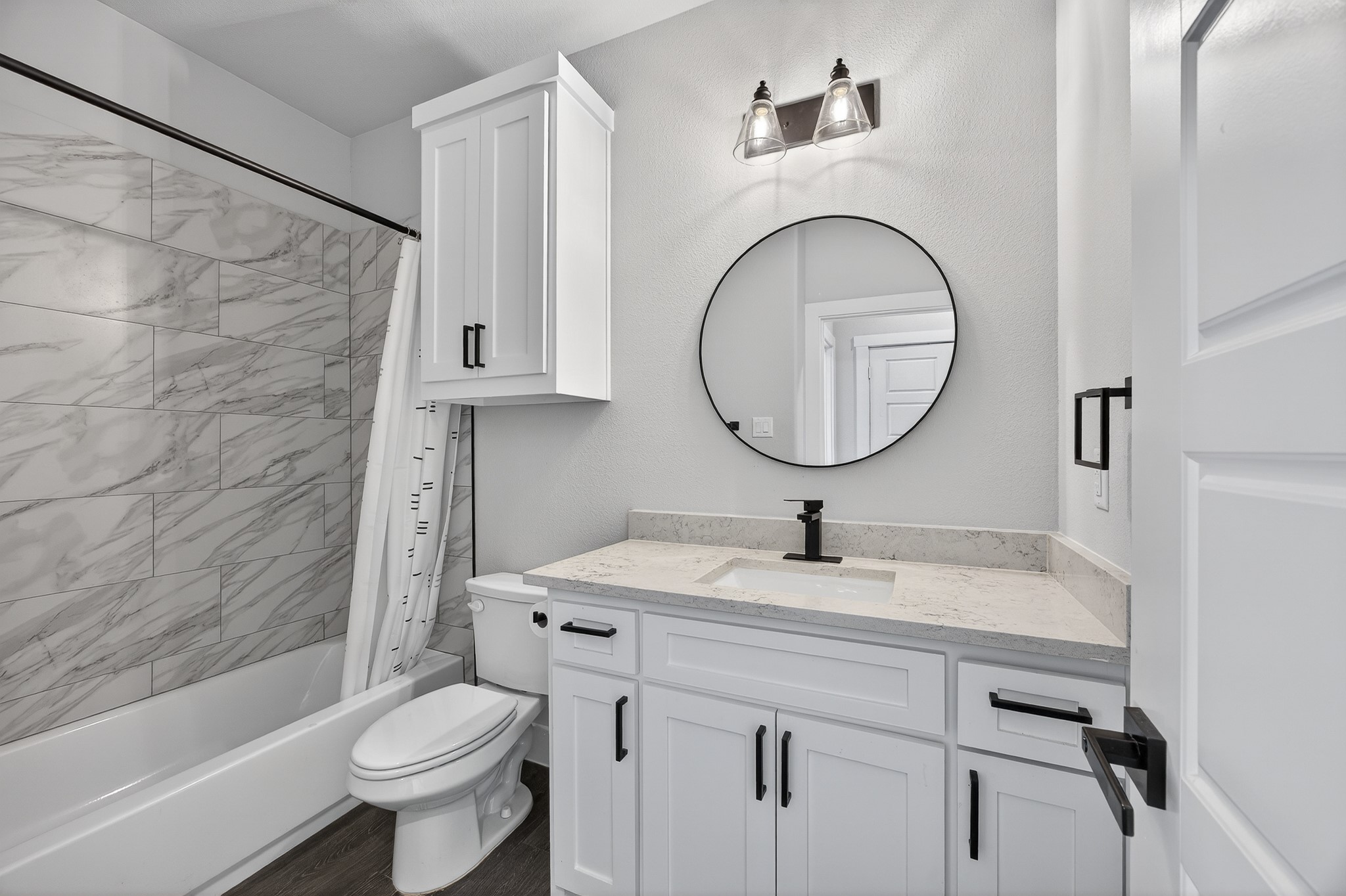 1913 E Myrtle Street