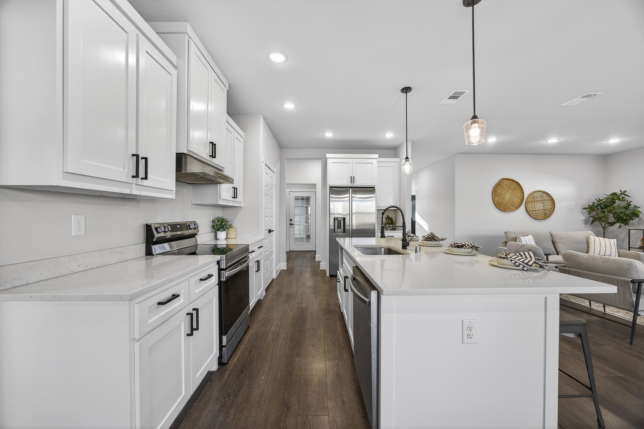 1913 E Myrtle Street