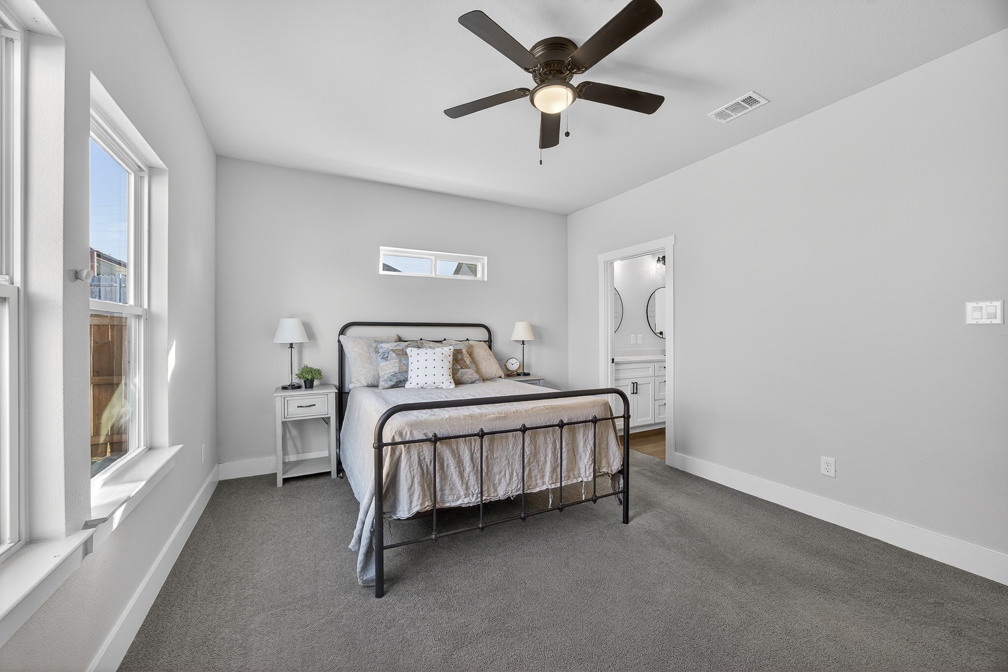 1913 E Myrtle Street