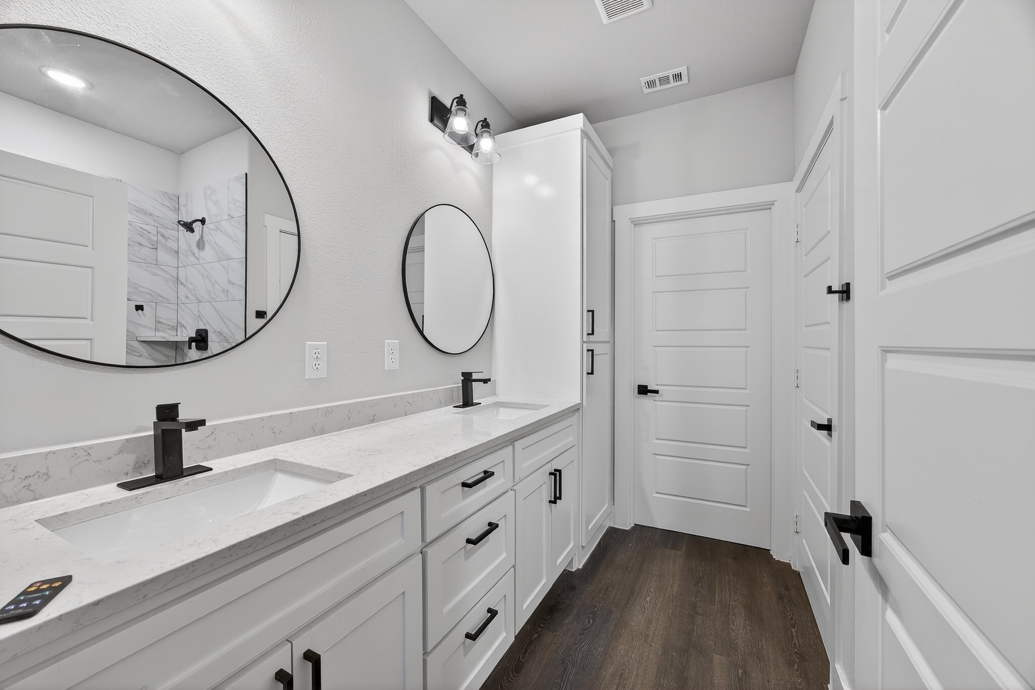 1913 E Myrtle Street