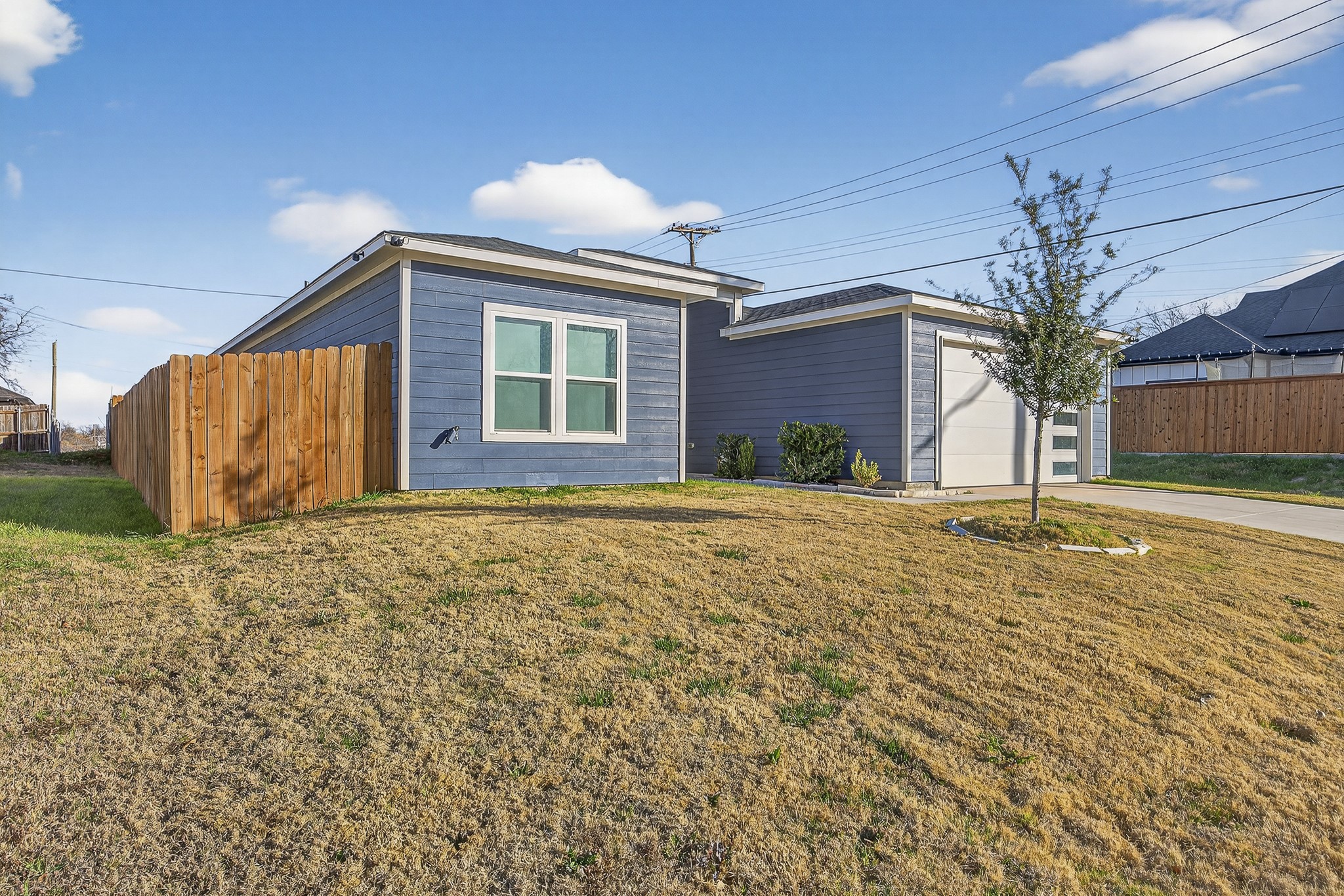 1913 E Myrtle Street