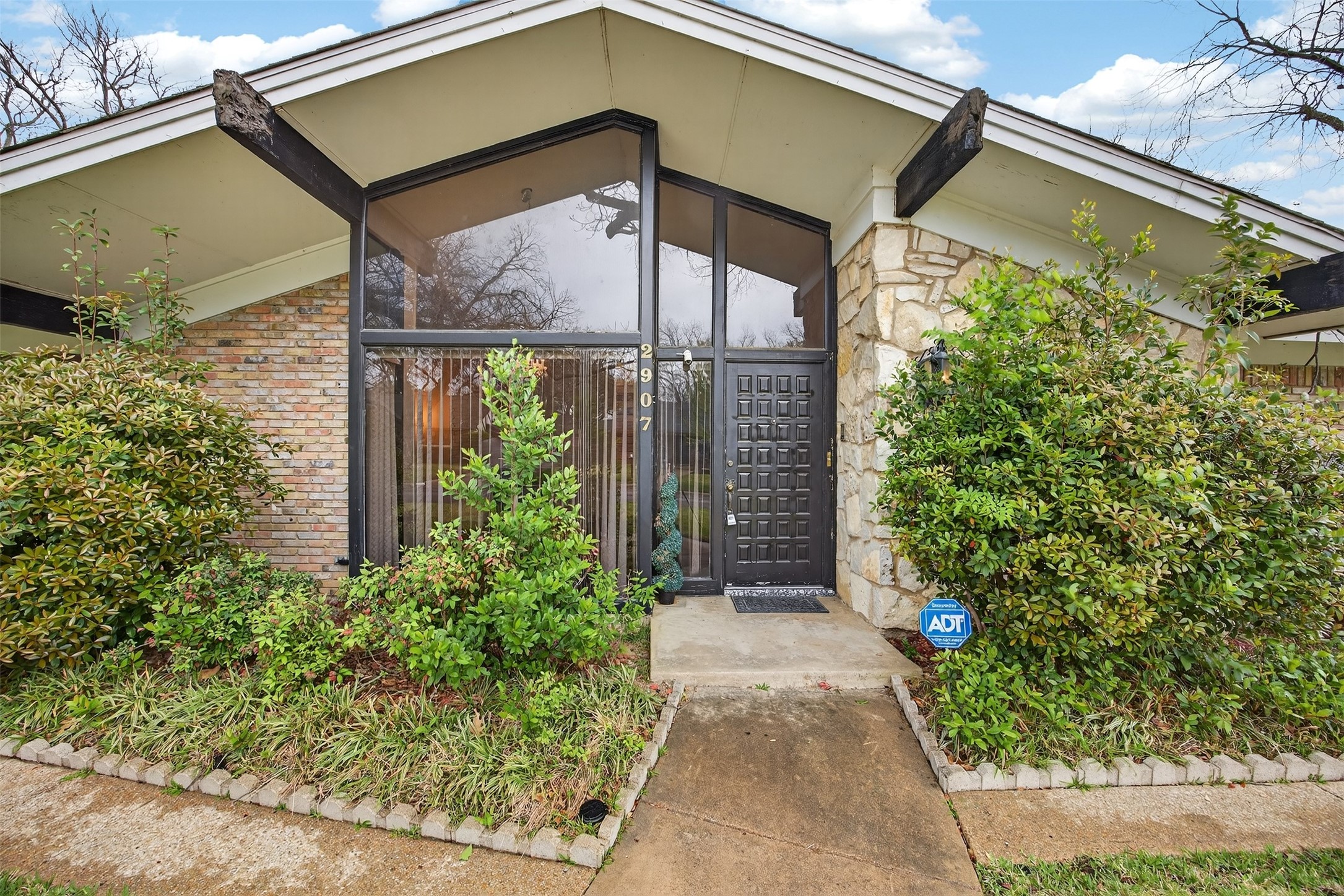 2907 Glasgow Drive