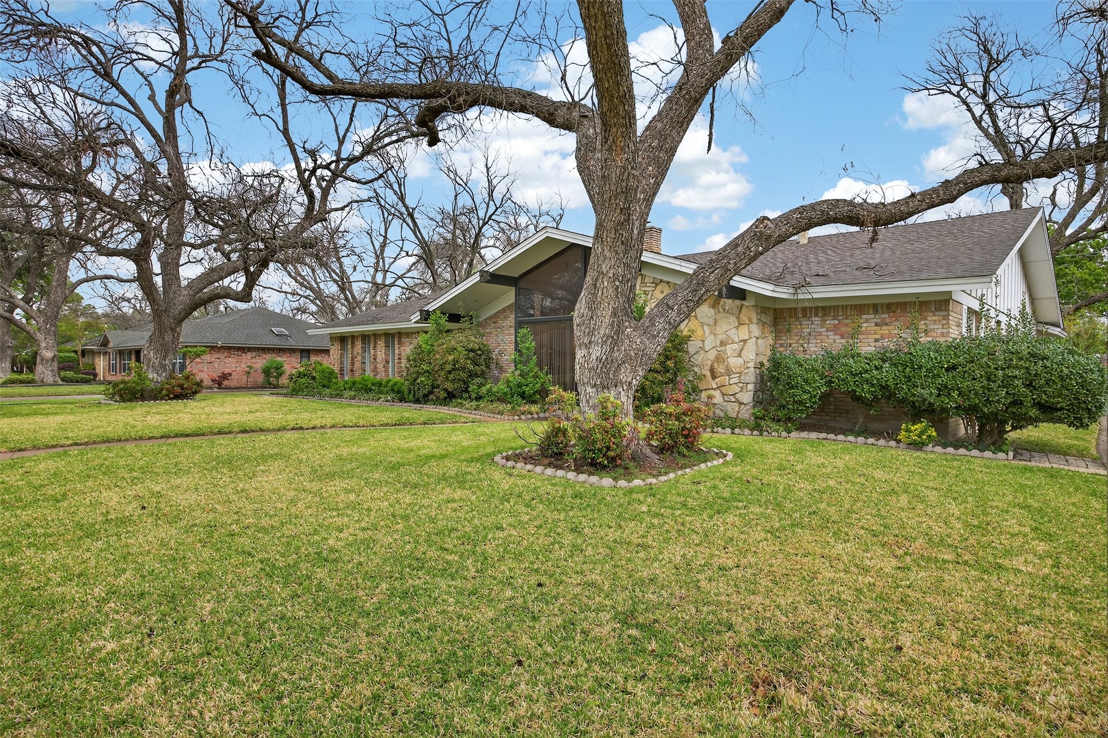 2907 Glasgow Drive