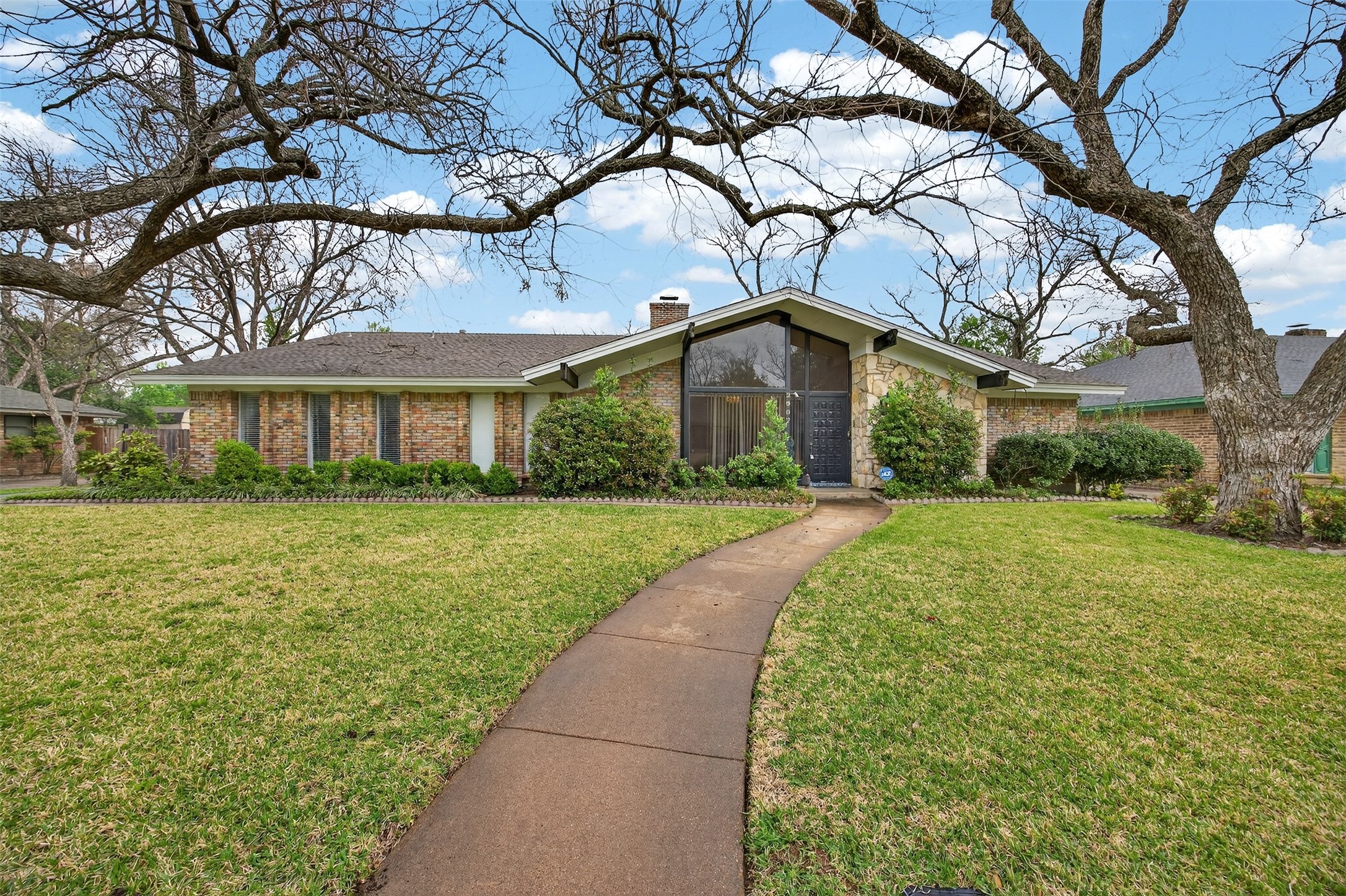 2907 Glasgow Drive