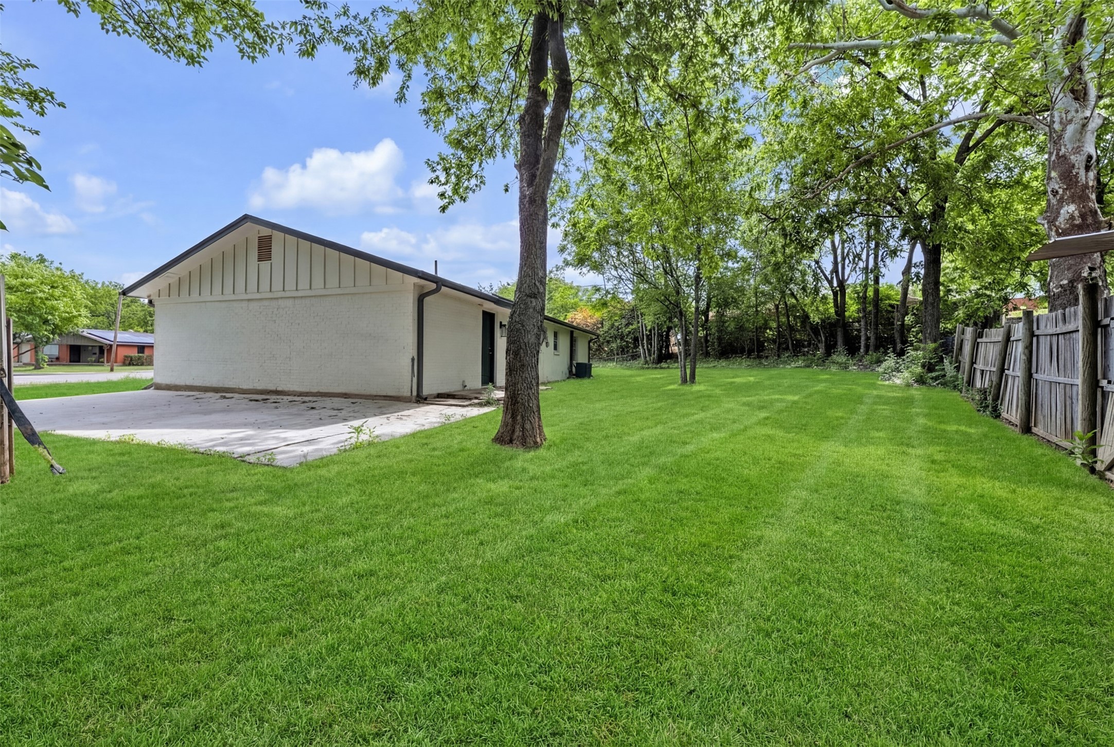 6401 Loydhill Lane