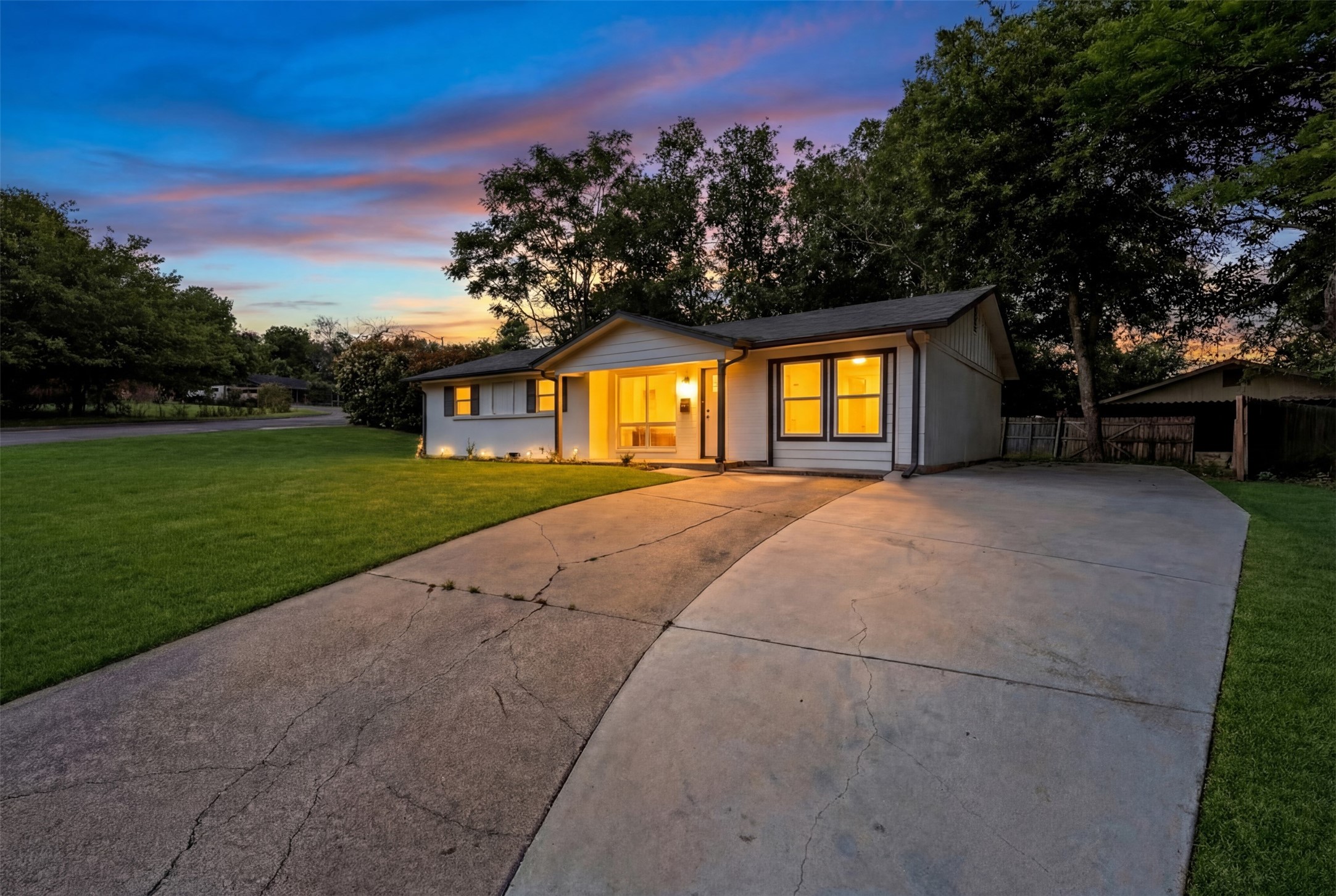 6401 Loydhill Lane