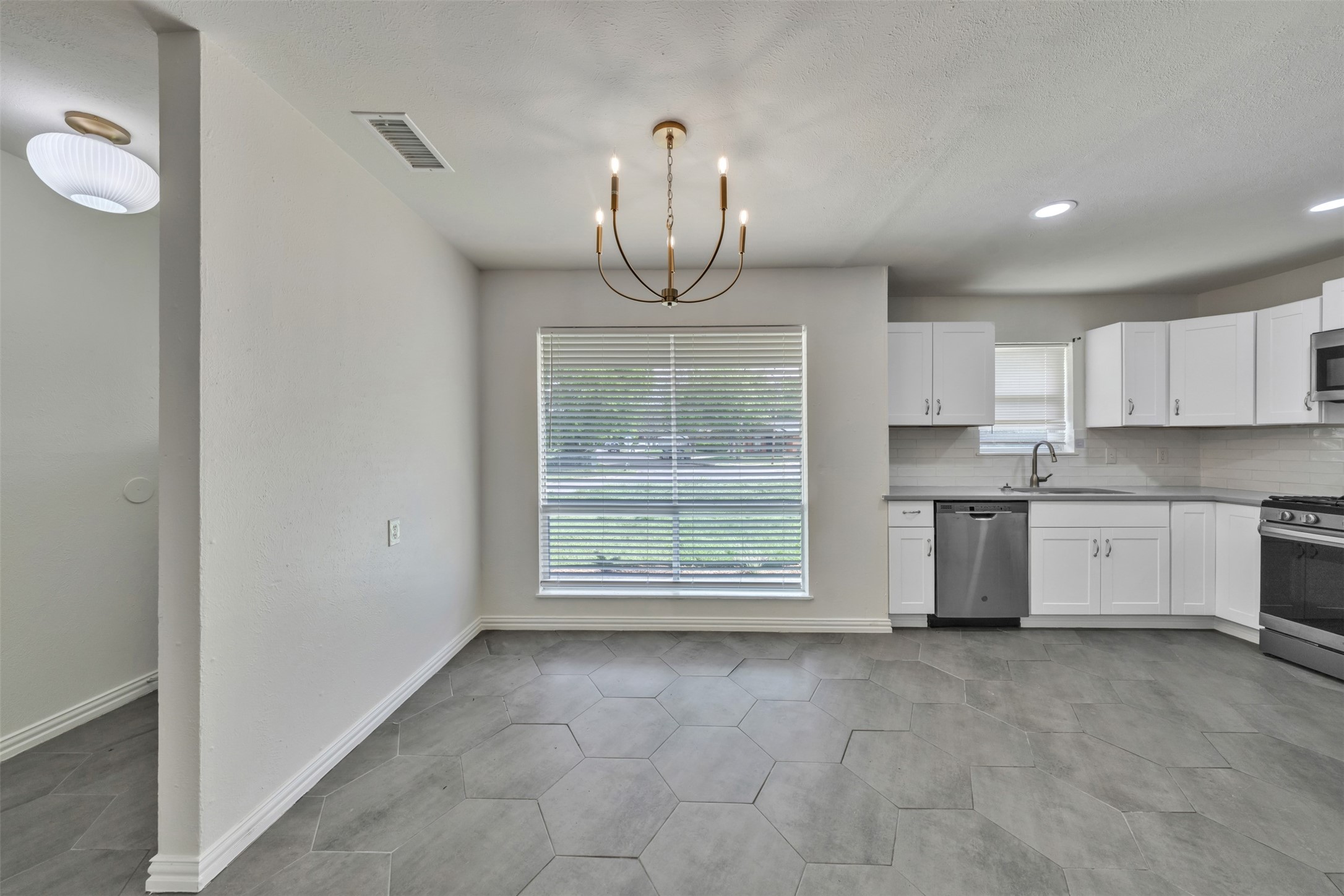 6401 Loydhill Lane