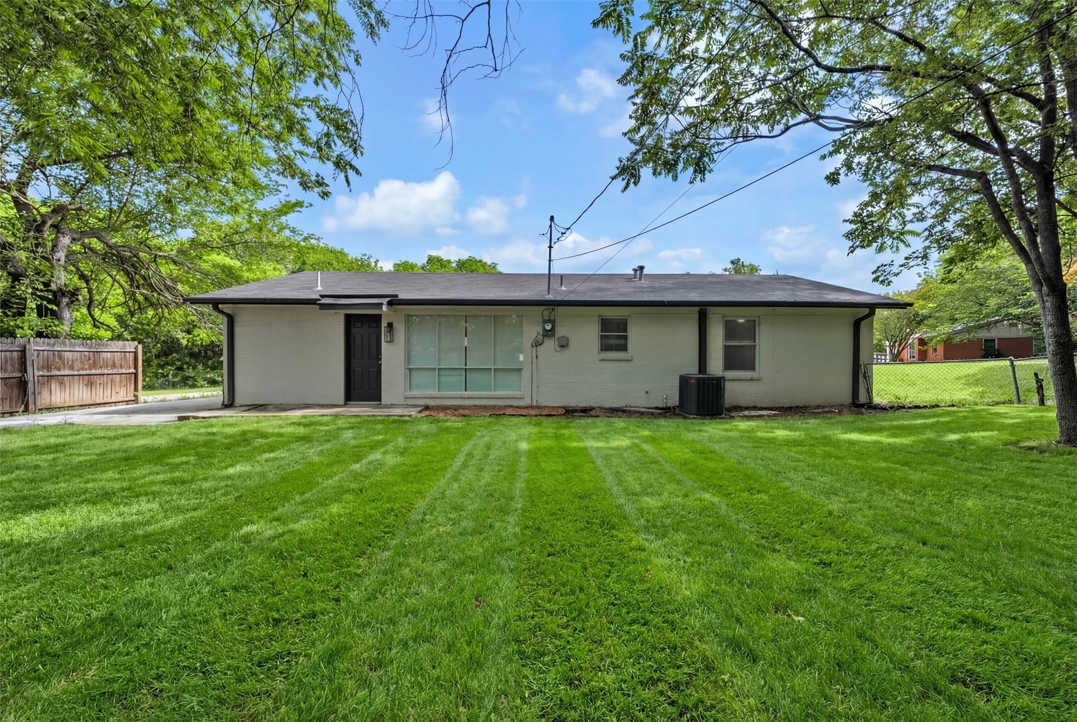 6401 Loydhill Lane