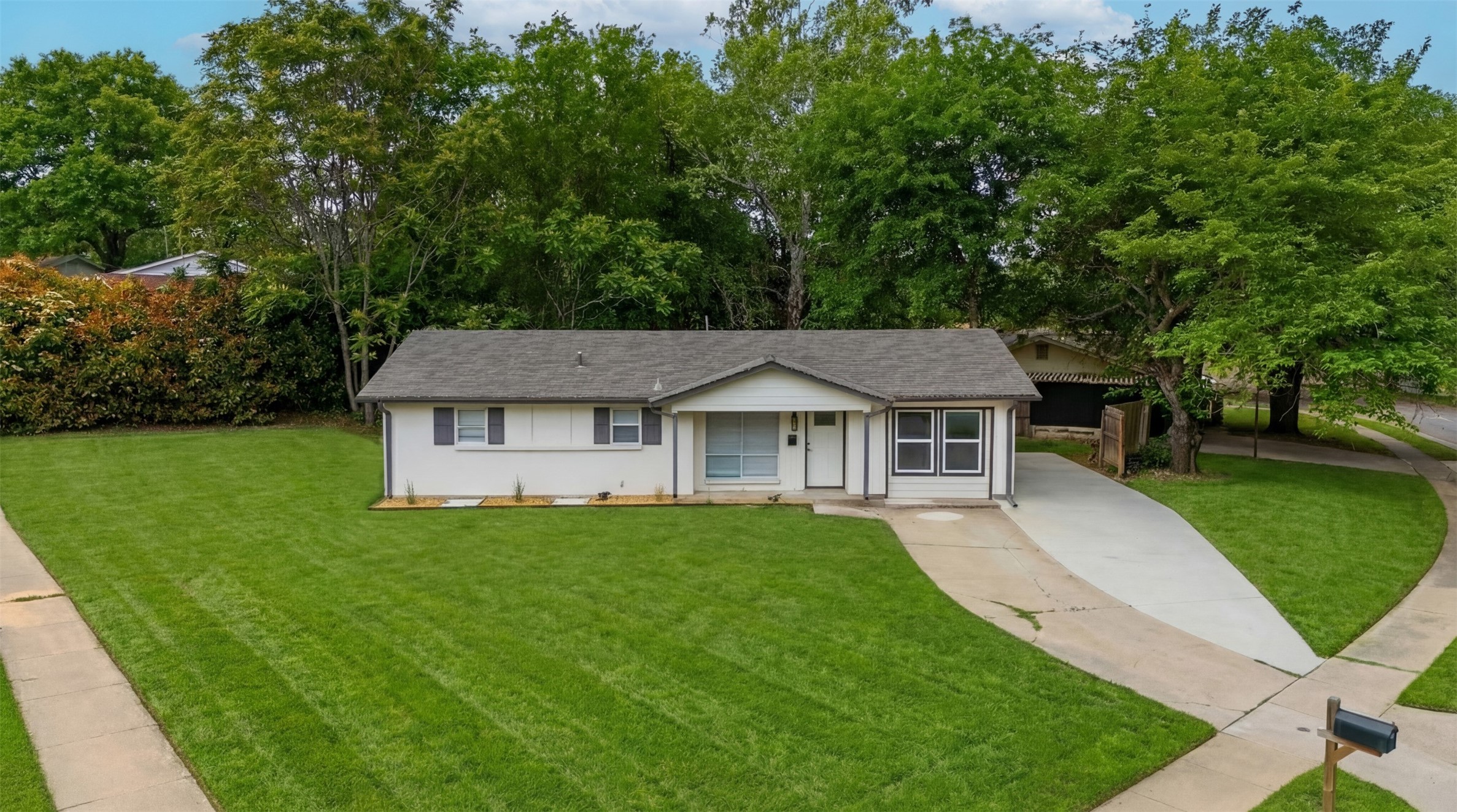 6401 Loydhill Lane